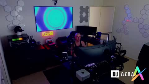 Snapshot of imdjazra chatting on 12/31/24, 11:17 DJ Azra online show from 12/31/24, 11:17