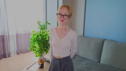 Amina online show from 06/04/26, 11:49