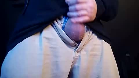 Iminyourroom online show from 11/14/25, 09:19