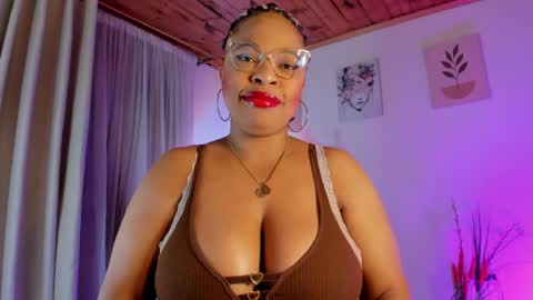 Snapshot of imlauraa chatting on 05/02/26, 12:48 Laurita Aries Guys on April 13th and 14th I will be offline for my birthday I love you very much. online show from 05/02/26, 12:48