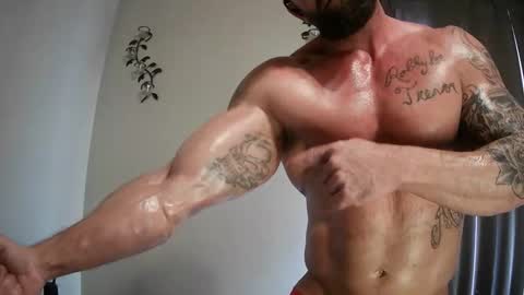 Snapshot of imnewherelollol chatting on 02/25/25, 04:00 Majordadbod101 online show from 02/25/25, 04:00