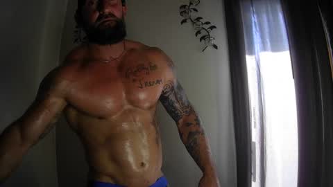 Snapshot of imnewherelollol chatting on 09/29/25, 02:55 Majordadbod101 online show from 09/29/25, 02:55