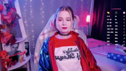 Snapshot of imnotmia chatting on 11/01/25, 11:01 Mia online show from 11/01/25, 11:01