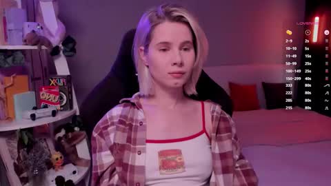 Snapshot of imnotmia chatting on 01/19/26, 12:20 Mia online show from 01/19/26, 12:20