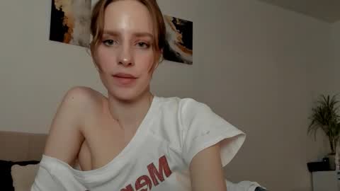 Snapshot of imogensy chatting on 02/07/26, 03:27 my name Imo Fansly online show from 02/07/26, 03:27