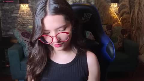 Karen  online show from 11/06/25, 07:37