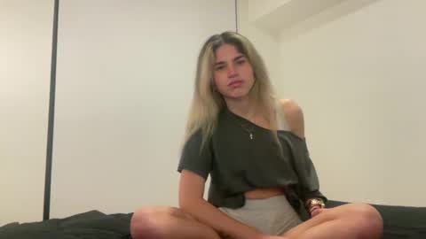 Snapshot of imrubyy chatting on 02/22/25, 02:17 RUBYY 3 online show from 02/22/25, 02:17