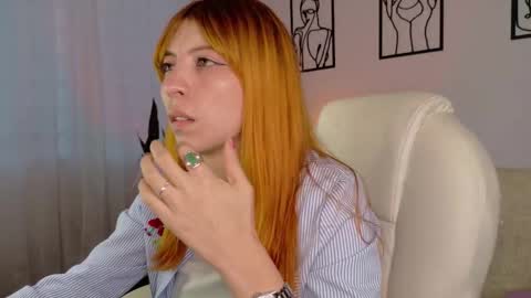 Snapshot of imsiennabellucci chatting on 11/28/25, 10:01 Sienna online show from 11/28/25, 10:01