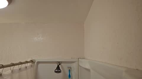 Snapshot of imthomas_ chatting on 10/03/25, 12:29 imthomas_ online show from 10/03/25, 12:29