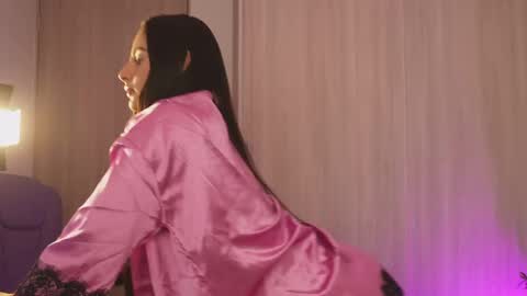 imvickyrachell_ online show from 10/22/25, 03:01