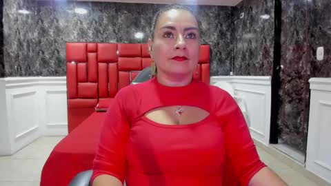 Snapshot of imyourdirtymilf chatting on 09/26/25, 07:29 Karina online show from 09/26/25, 07:29