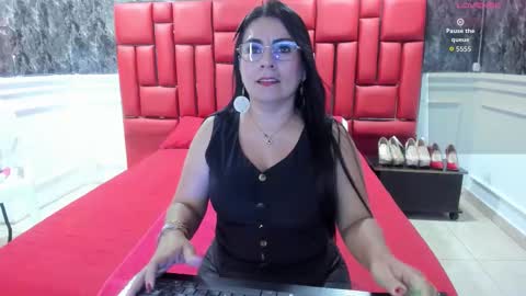 Snapshot of imyourdirtymilf chatting on 02/20/26, 01:33 Karina online show from 02/20/26, 01:33