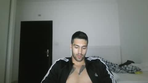 imyouroniichan online show from 10/31/25, 09:43