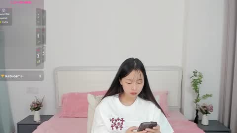 Snapshot of inadaphne chatting on 06/23/26, 04:38 Ina online show from 06/23/26, 04:38
