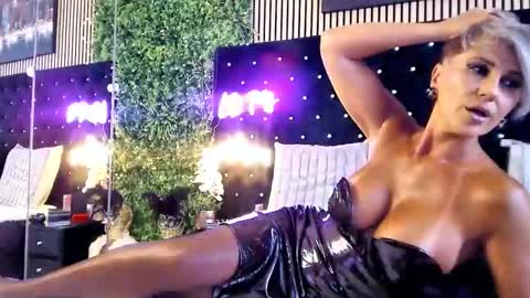 inanna_ishtar1 online show from 09/24/25, 09:23