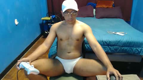 Snapshot of incrediballz chatting on 10/15/25, 02:33 incrediballz online show from 10/15/25, 02:33