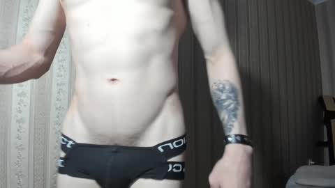 Snapshot of incredibleguy1 chatting on 12/22/24, 09:09 IncredibleGuy online show from 12/22/24, 09:09