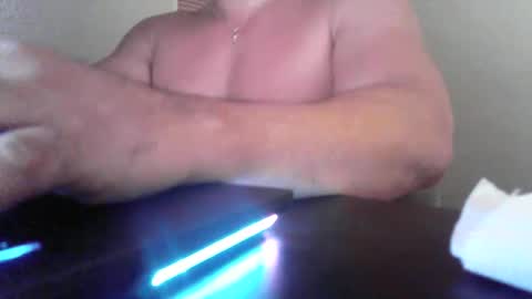 Snapshot of incrediblesexy10 chatting on 05/10/26, 01:33 IncredibleSexy online show from 05/10/26, 01:33