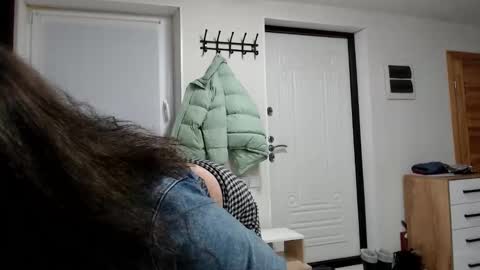 Della online show from 02/25/26, 01:43