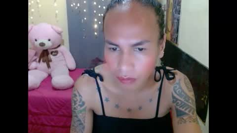Snapshot of indaypakay_ts chatting on 10/28/25, 02:15 Pakay online show from 10/28/25, 02:15
