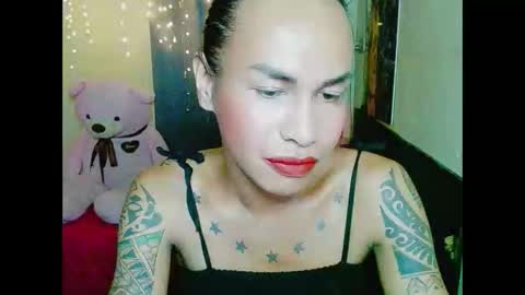 Snapshot of indaypakay_ts chatting on 10/31/25, 08:32 Pakay online show from 10/31/25, 08:32