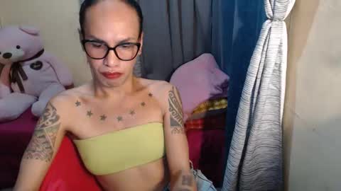 Snapshot of indaypakay_ts chatting on 03/01/26, 01:29 Pakay online show from 03/01/26, 01:29