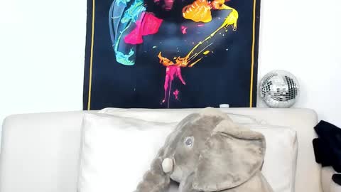 Jacobo online show from 12/23/25, 07:39