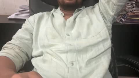 Snapshot of indian_gujju chatting on 02/25/26, 05:55 Jay online show from 02/25/26, 05:55