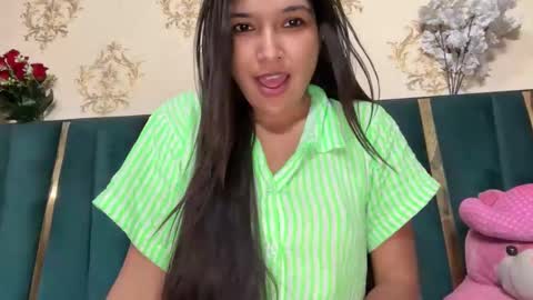 Snapshot of indian_meenakshi_69 chatting on 05/06/26, 04:19 priya online show from 05/06/26, 04:19
