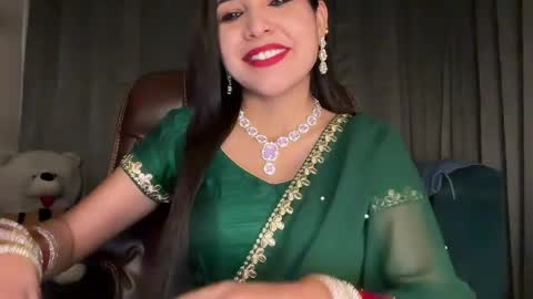 Snapshot of indian_meenakshi_69 chatting on 05/08/26, 07:03 priya online show from 05/08/26, 07:03