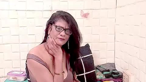 Snapshot of indianallure chatting on 04/11/26, 07:45 Femiez online show from 04/11/26, 07:45