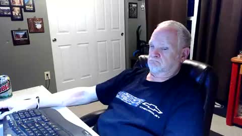 Snapshot of indianapapa chatting on 04/27/26, 01:03 Papa online show from 04/27/26, 01:03