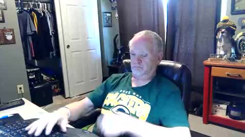 Snapshot of indianapapa chatting on 05/15/26, 06:26 Papa online show from 05/15/26, 06:26
