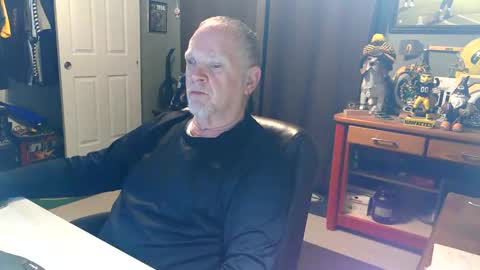 Snapshot of indianapapa chatting on 05/19/26, 07:37 Papa online show from 05/19/26, 07:37