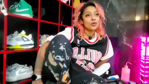 Nikki online show from 05/15/26, 05:47