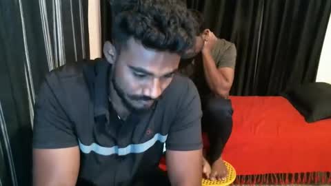 Snapshot of indianbull2023 chatting on 01/10/26, 05:42 indian slim boy with big for u online show from 01/10/26, 05:42
