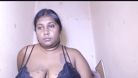 Snapshot of indiancoco chatting on 02/13/26, 06:15 candice online show from 02/13/26, 06:15