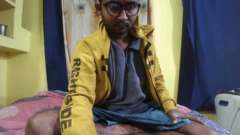 Snapshot of indiancumking chatting on 01/06/25, 12:37 inindiancumking online show from 01/06/25, 12:37