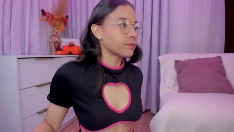 Snapshot of indiancutie_ chatting on 10/20/25, 02:39 MIA online show from 10/20/25, 02:39