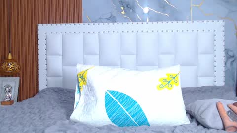 LITTLE AINHOA  online show from 01/22/25, 08:17