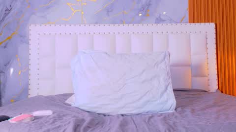 LITTLE AINHOA  online show from 10/22/25, 07:46