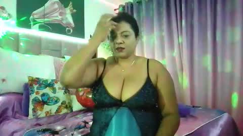 Snapshot of indiandelia chatting on 03/06/25, 06:59 indiandelia online show from 03/06/25, 06:59