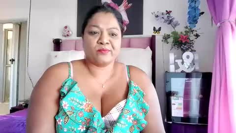 Snapshot of indiandelia chatting on 03/09/25, 02:43 indiandelia online show from 03/09/25, 02:43