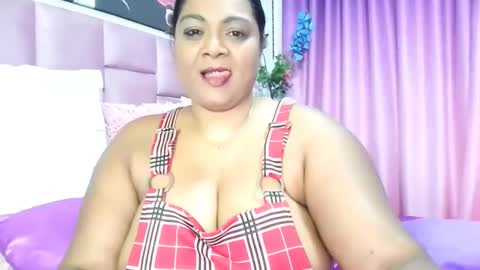 Snapshot of indiandelia chatting on 03/11/25, 06:52 indiandelia online show from 03/11/25, 06:52