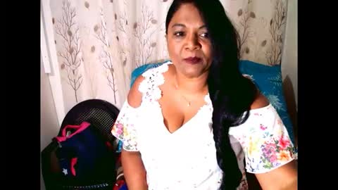 Snapshot of indiandelia chatting on 01/09/26, 08:17 indiandelia online show from 01/09/26, 08:17