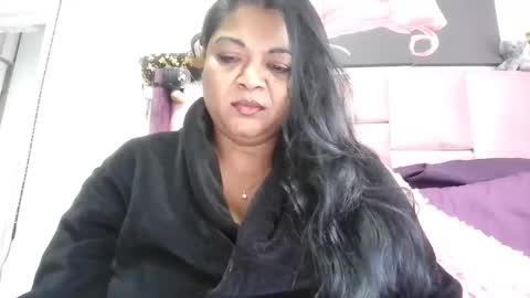 Snapshot of indiandelia chatting on 05/18/26, 05:02 indiandelia online show from 05/18/26, 05:02