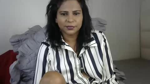 Snapshot of indiandreams_ chatting on 09/23/25, 10:29 Palavi online show from 09/23/25, 10:29