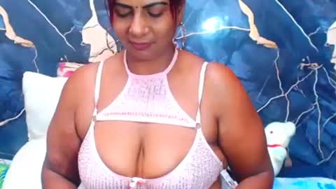 Snapshot of indianerotica4u chatting on 04/21/26, 01:53 indianerotica4u online show from 04/21/26, 01:53