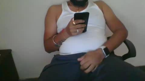Snapshot of indianlover1433 chatting on 02/15/25, 09:27 Indian lover online show from 02/15/25, 09:27