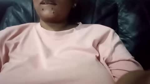 Snapshot of indianplaygal69 chatting on 09/22/25, 06:10 Indianpalgal69 online show from 09/22/25, 06:10